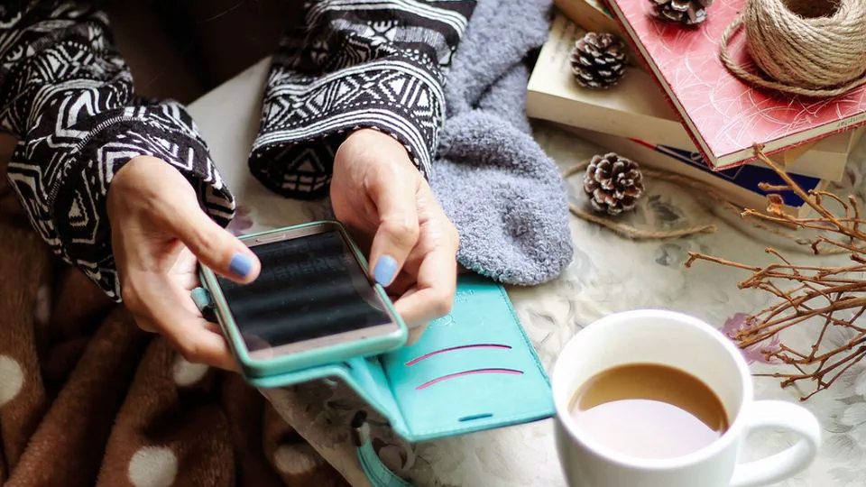 Application of Positive Psychology in Digital Interventions for Children, Adolescents, and Young Adults: Systematic Review and Meta-Analysis of Controlled Trials